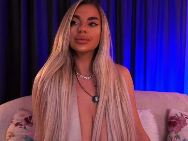 PearlPlenty live cam on BongaCams