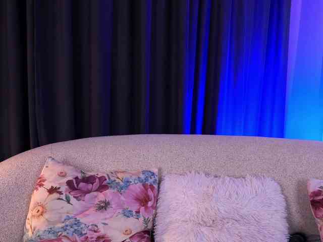 PearlPlenty Live Webcam on BongaCams