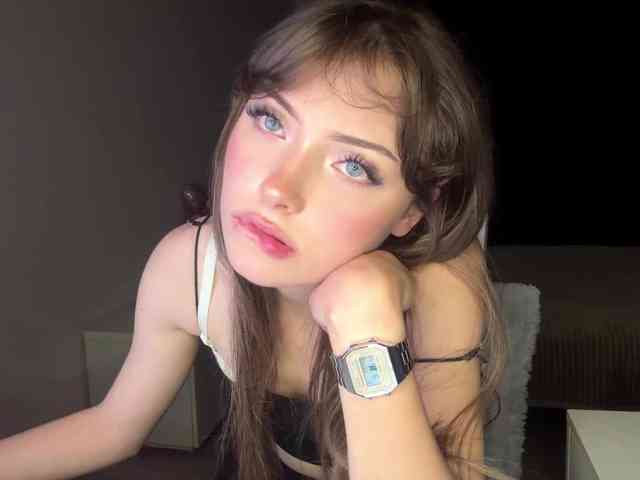 HoodKate webcam