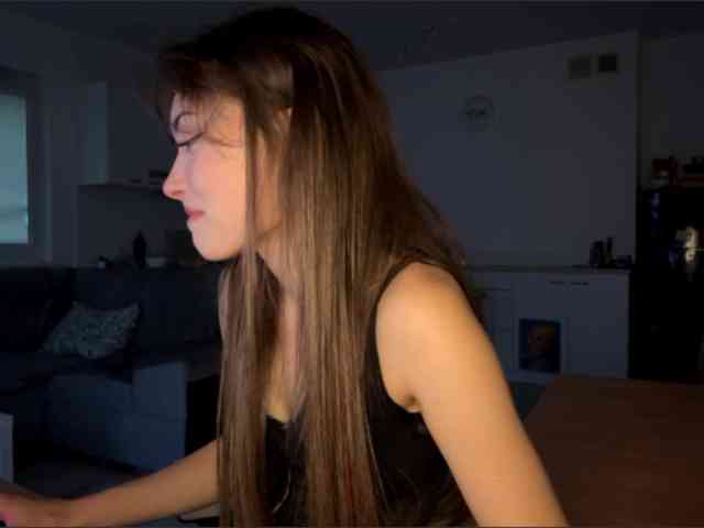 HoodKate webcam