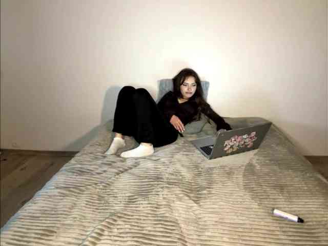 HoodKate webcam