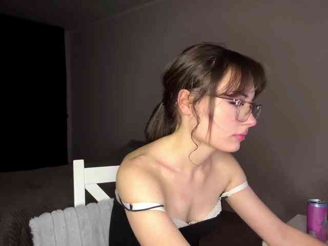 HoodKate webcam