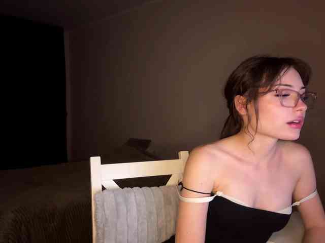 HoodKate webcam