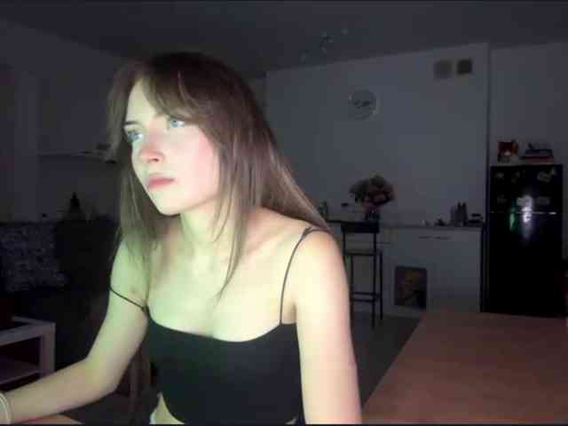 HoodKate webcam