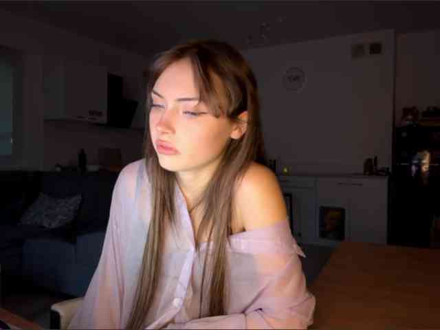 HoodKate webcam