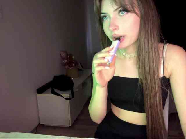 HoodKate webcam