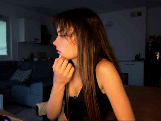 HoodKate webcam