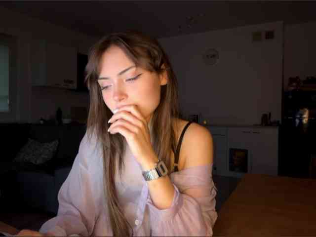 HoodKate webcam