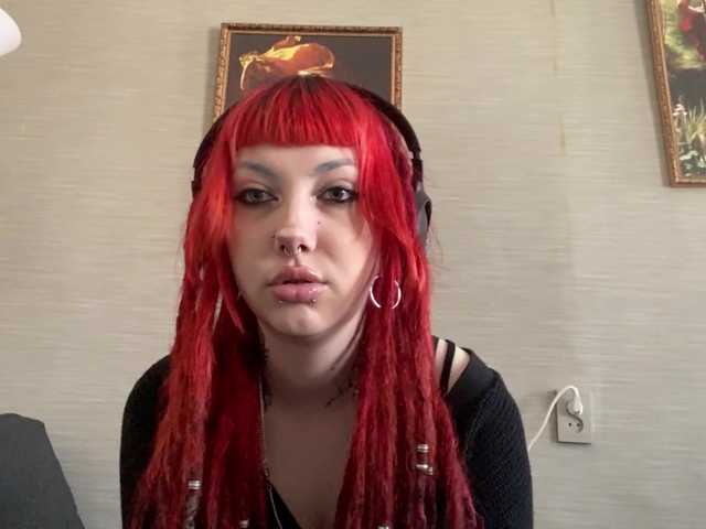 le modèle MiyaBlick est en webcam porno dans un show sur le site bongacams, il possède les tags suivants: White/Caucasian,Redhead,Trimmed
