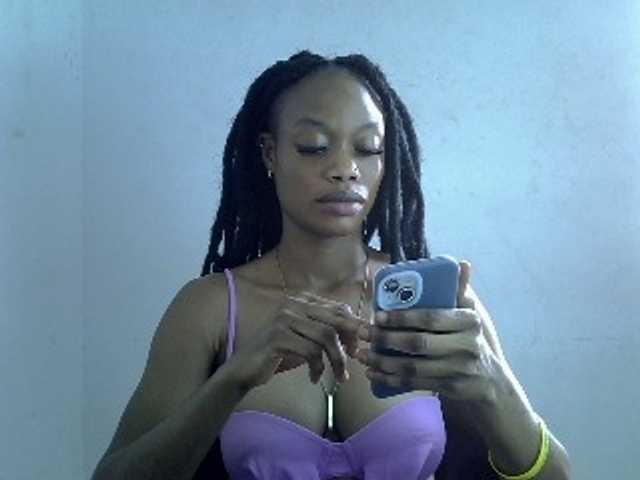 Berryjuice live cam on BongaCams