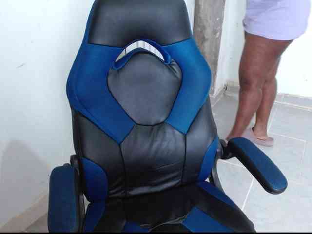 alexgonzz webcam
