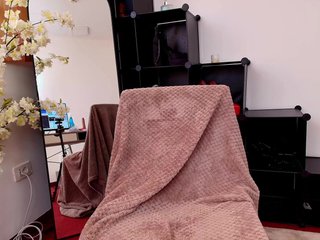 GoldieAmis Porn Show