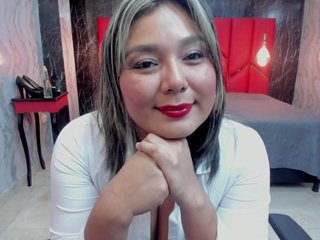 LatinaHoleQueen-1