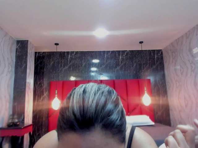 LatinaHoleQueen-1