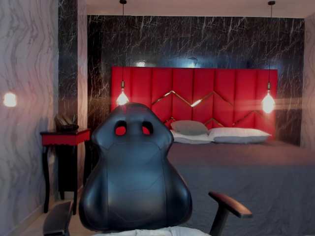 LatinaHoleQueen-1 live cam on BongaCams