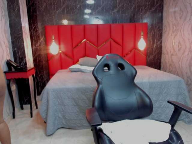 LatinaHoleQueen-1 live cam on BongaCams