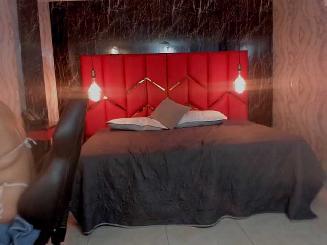 LatinaHoleQueen-1 live cam on BongaCams