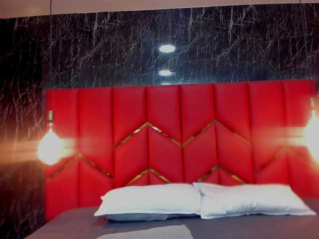 LatinaHoleQueen-1 live cam on BongaCams