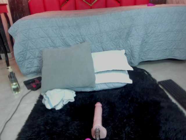 LatinaHoleQueen-1