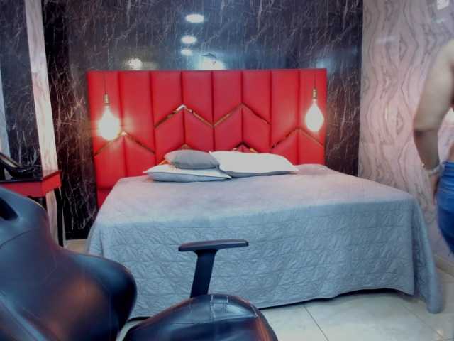 LatinaHoleQueen-1 live cam on BongaCams