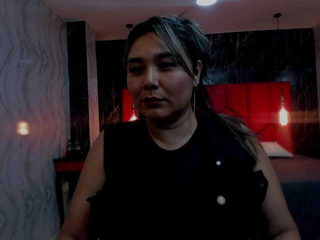 LatinaHoleQueen-1