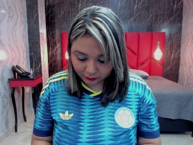 LatinaHoleQueen-1