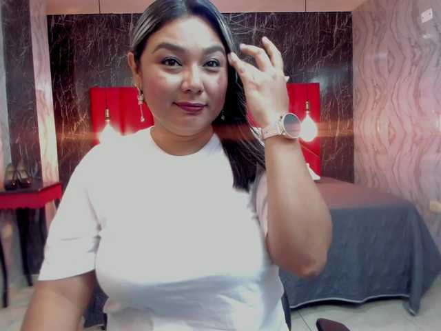 LatinaHoleQueen-1