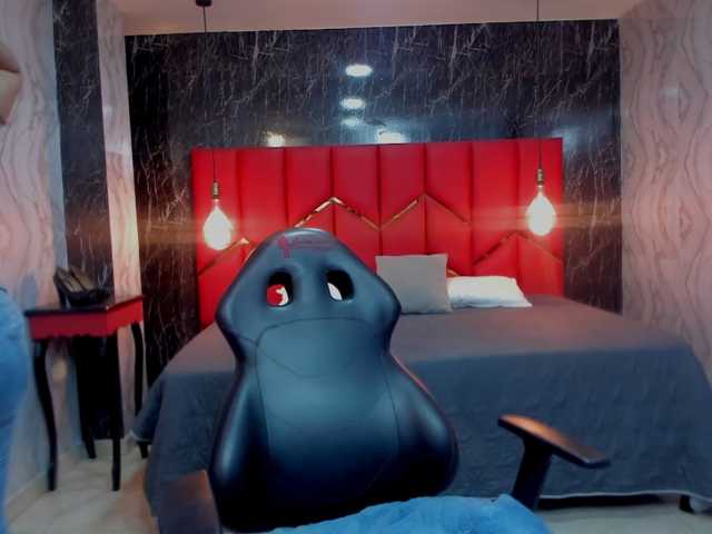 LatinaHoleQueen-1 webcam