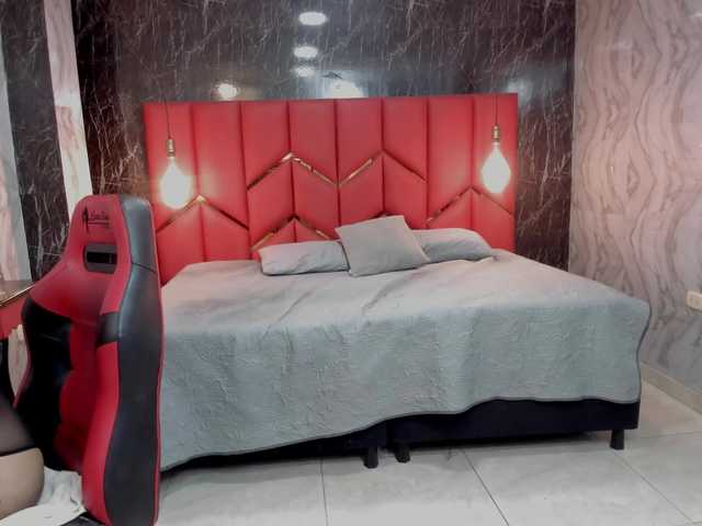 LatinaHoleQueen-1