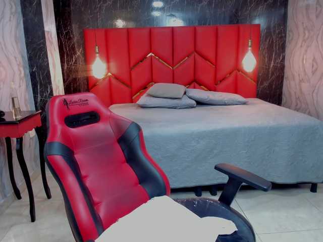 LatinaHoleQueen-1 live cam on BongaCams