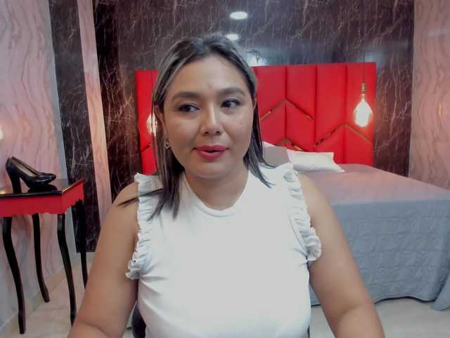 LatinaHoleQueen-1 live cam on BongaCams