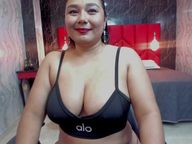 LatinaHoleQueen-1