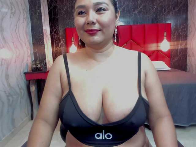 LatinaHoleQueen-1