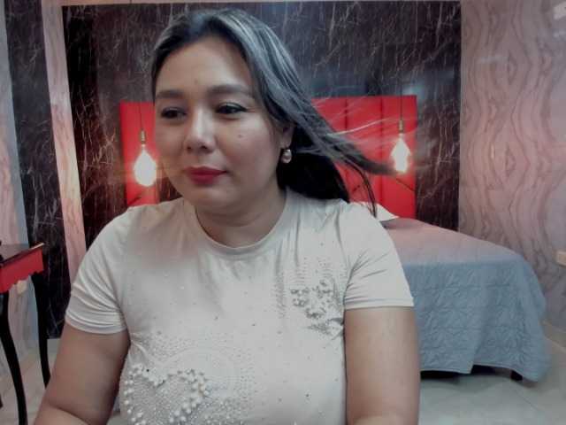 LatinaHoleQueen-1