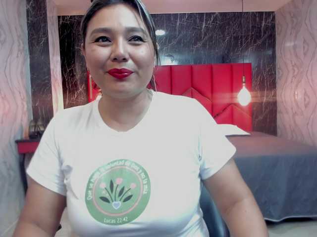 LatinaHoleQueen-1