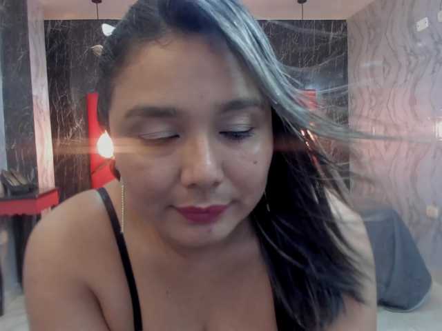 LatinaHoleQueen-1