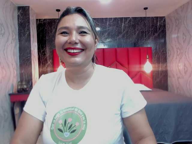 LatinaHoleQueen-1 live cam on BongaCams