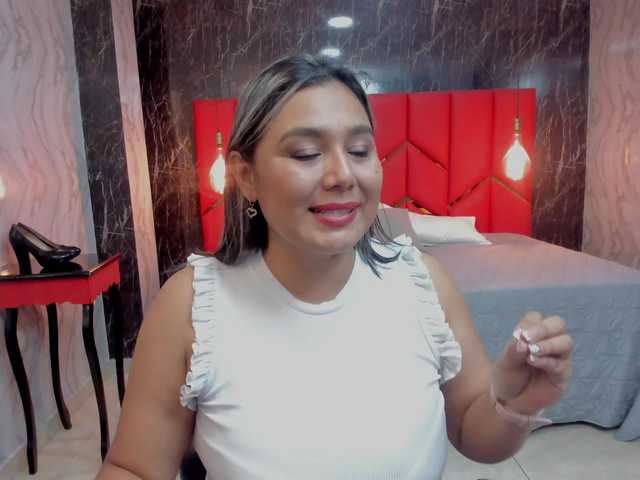 LatinaHoleQueen-1 live cam on BongaCams