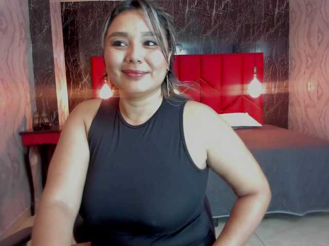 LatinaHoleQueen-1