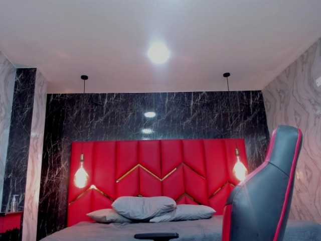 LatinaHoleQueen-1 live cam on BongaCams