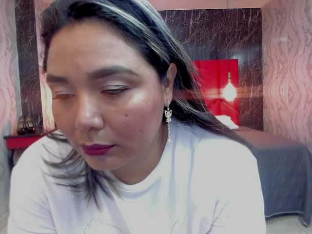 LatinaHoleQueen-1