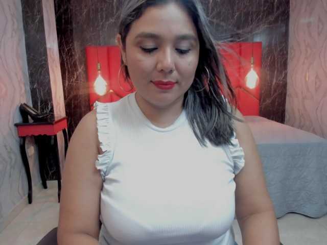 LatinaHoleQueen-1