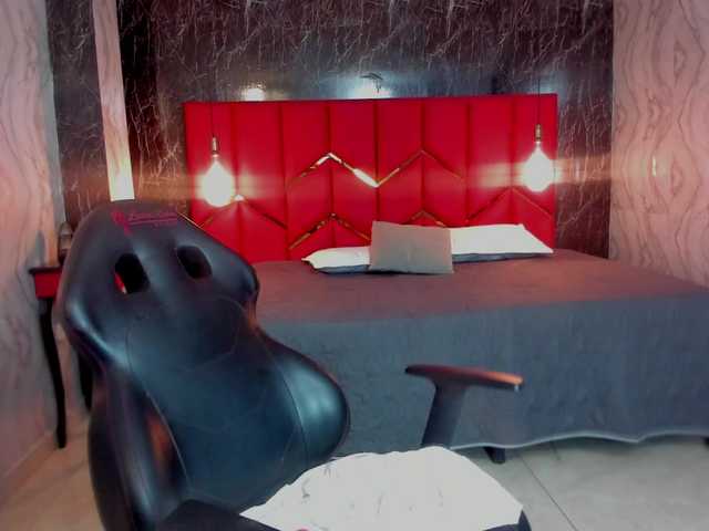 LatinaHoleQueen-1 live cam on BongaCams