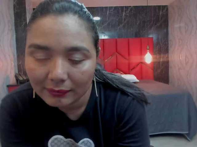 LatinaHoleQueen-1