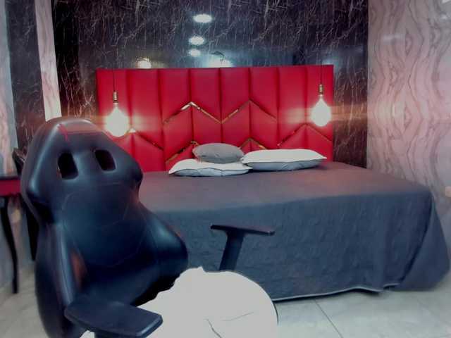 LatinaHoleQueen-1