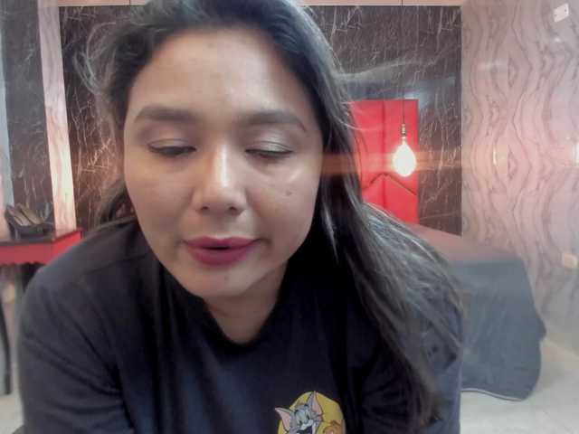 LatinaHoleQueen-1 webcam bongacams model stream image