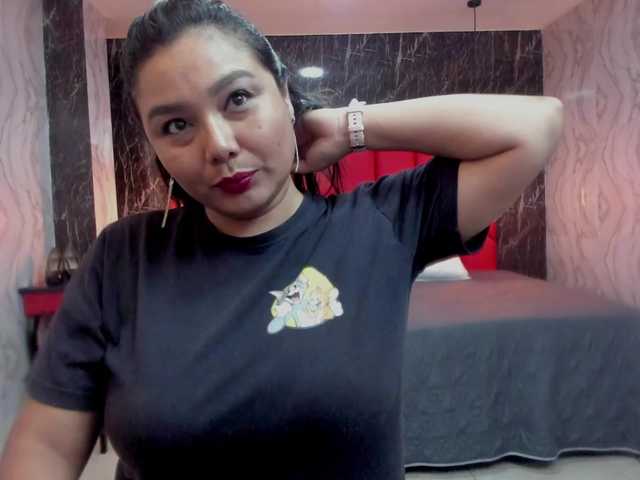 LatinaHoleQueen-1