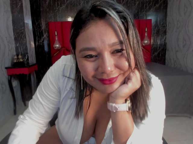LatinaHoleQueen-1