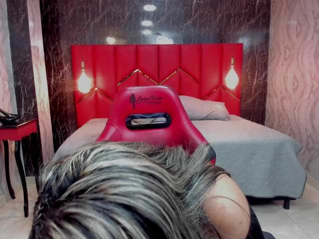 LatinaHoleQueen-1