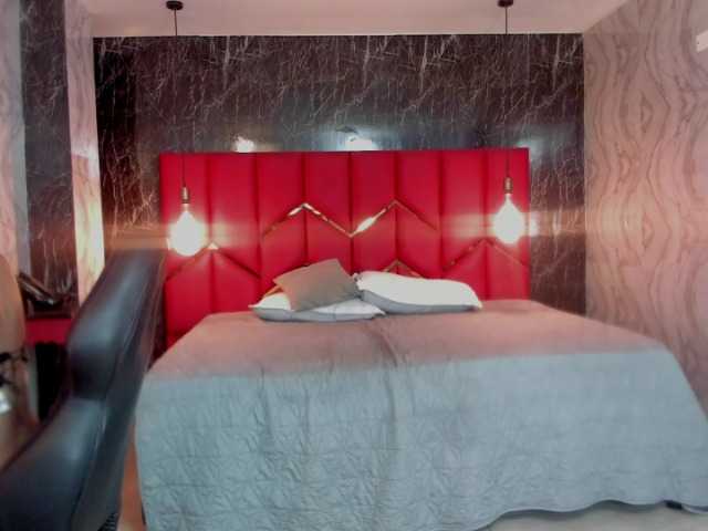 LatinaHoleQueen-1 live cam on BongaCams